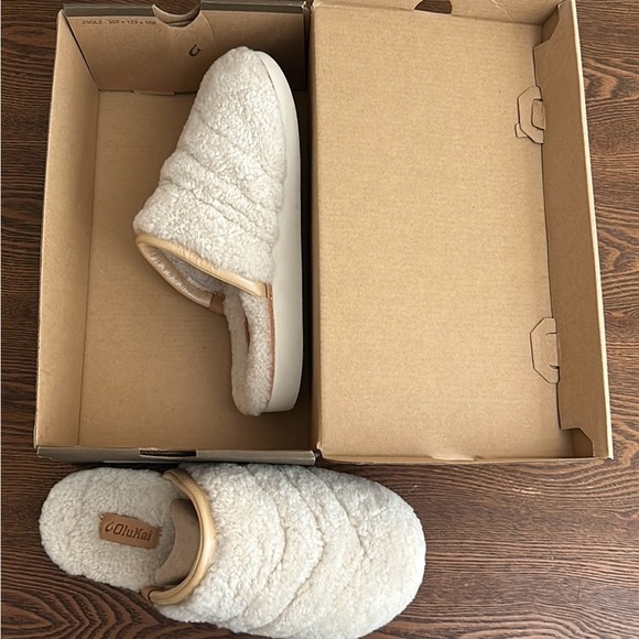 Olukai Pūpū Mua slipper - Picture 2 of 3